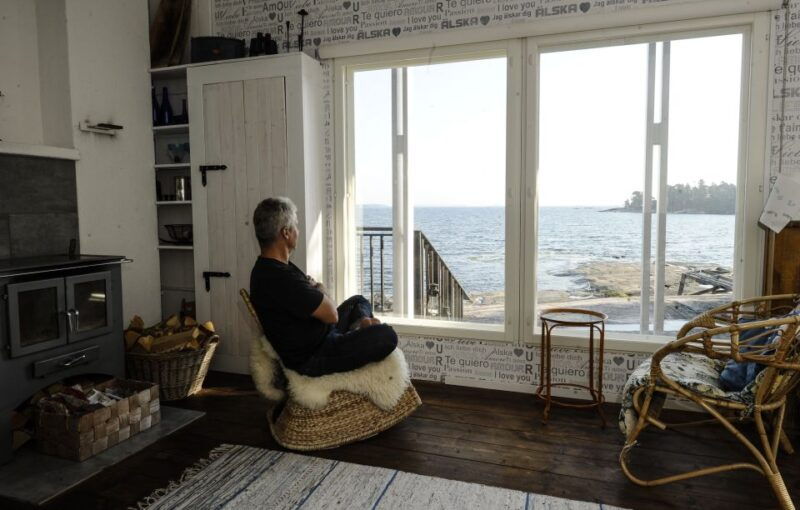 helsinki-rib-tour-to-summer-cottage-with-bbq-and-sauna