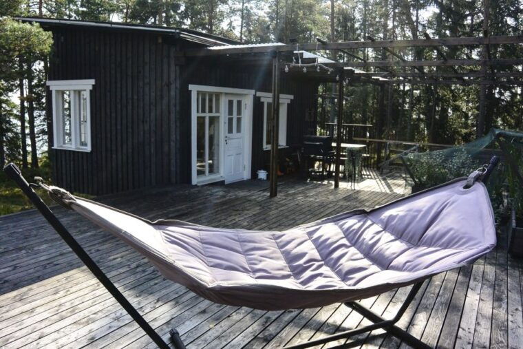 helsinki-rib-tour-to-summer-cottage-with-bbq-and-sauna