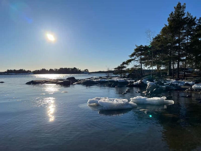 Helsinki: Uutela Guided Nature Hike with Snack - An Authentic Nature Escape in Helsinki