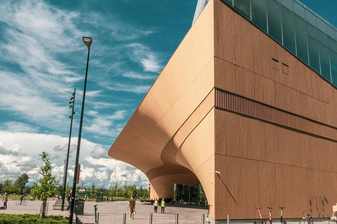 helsinki-walking-tour-at-helsinki-architecture