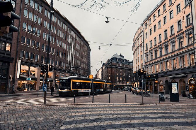helsinki-walking-tour-at-helsinki-architecture