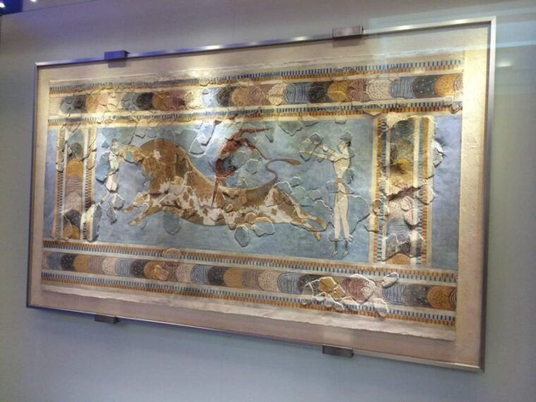 heraklion-archeological-museum-of-heraklion-entrance-tour