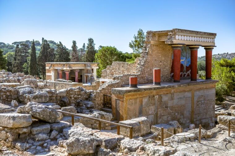 heraklion-archeological-museum-of-heraklion-entrance-tour