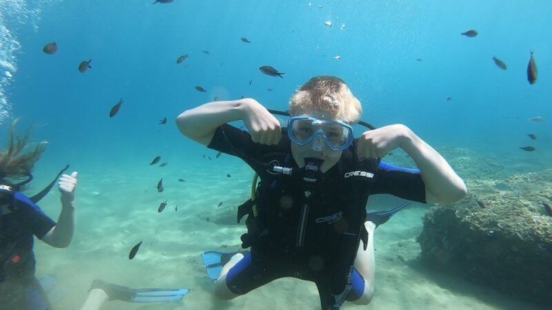heraklion-beginner-scuba-diving-lesson-with-padi-instructor