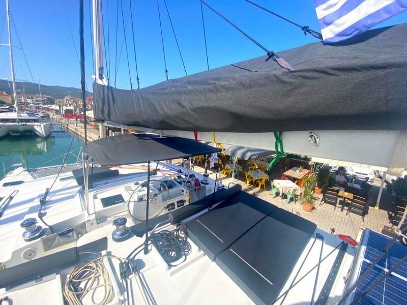 heraklion-catamaran-sailing-to-dia-island