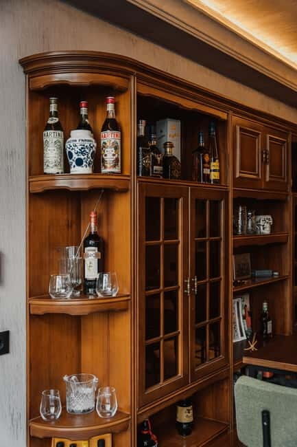 Heraklion: Cocktail Workshop with Finger Food Pairing - The Food and Drink Experience  