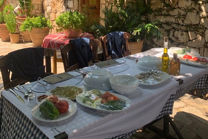 heraklion-cretan-private-cooking-lesson-with-lunch-in-arolithos-2