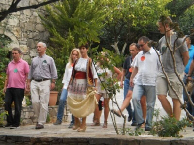 heraklion-crete-cretan-and-greek-dance-lesson-at-arolithos