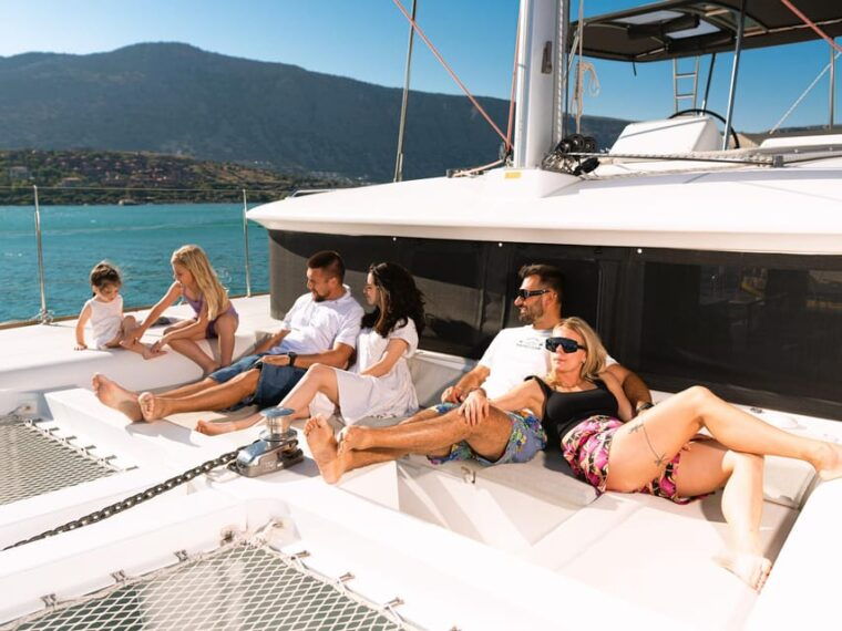 heraklion-dia-catamaran-cruise-sunset-dinner-and-drinks