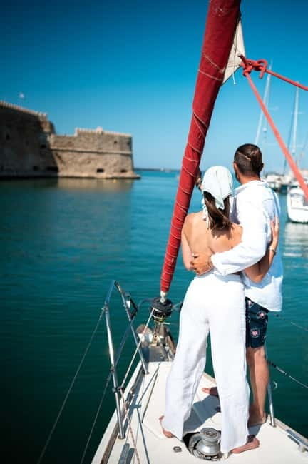 Heraklion: Dia Island Sunset Boat Tour with Dinner - Key Points