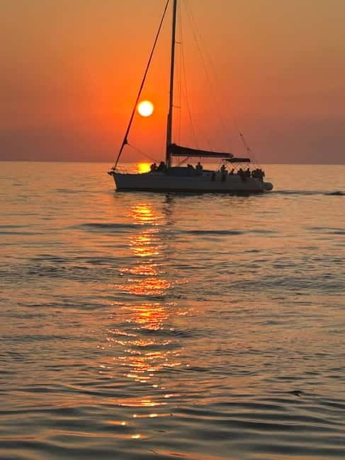Heraklion: Dia Island Sunset Boat Tour with Dinner - An Authentic Crete Experience on the Water