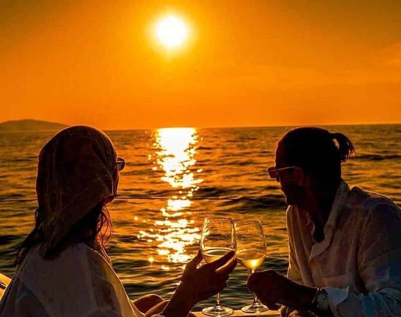 Heraklion: Dia Island Sunset Boat Tour with Dinner - Why This Tour Works Well