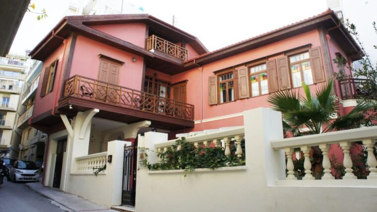 heraklion-family-zorba-treasure-hunt-with-food-stops