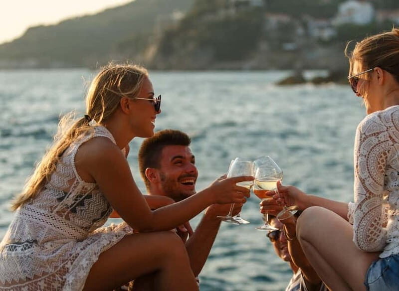 Heraklion Luxury Catamaran Dia Isla -Gourmet Lunch Top Rated - Gourmet Lunch and Beverages