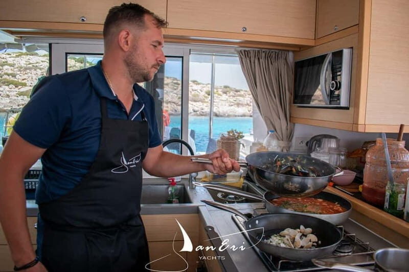 Heraklion Luxury Catamaran to Dia Chef Dinner, Bar & Sunset - Key Points