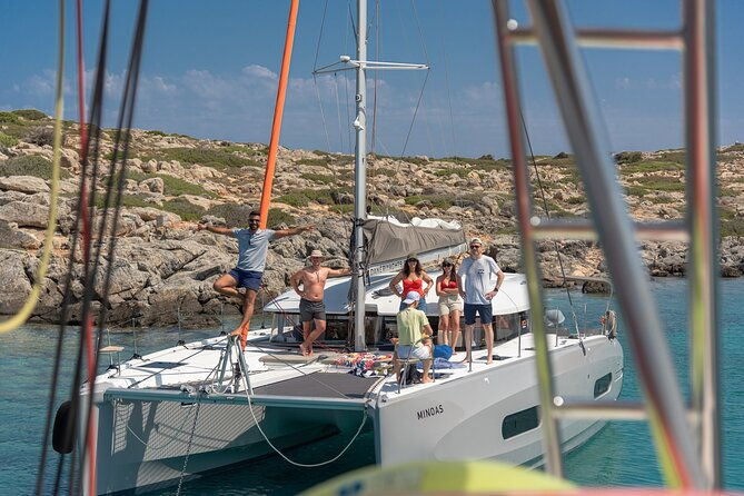 heraklion-romantic-sunset-cruise-to-dia-snacks-and-drinks