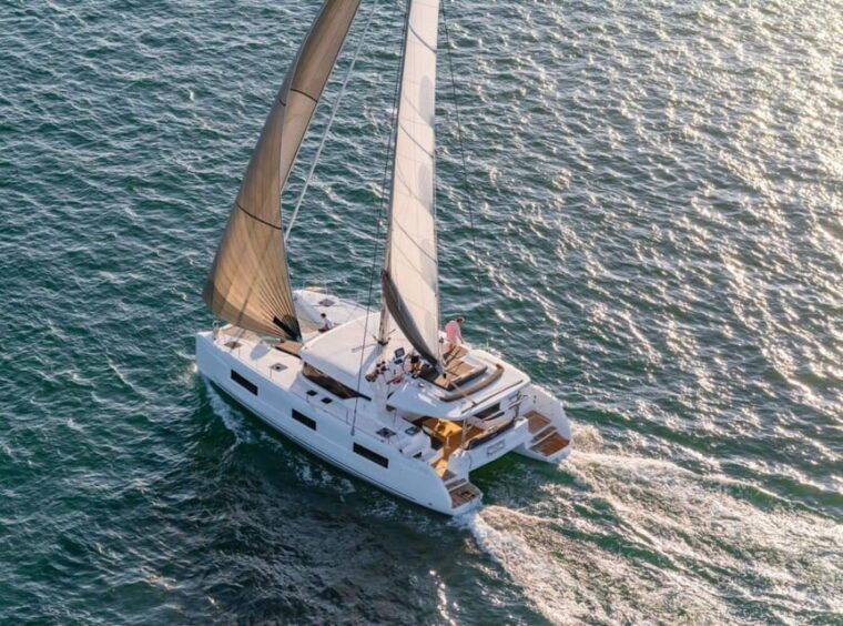 heraklion-sailing-to-dia-island-with-lunch-on-catamaran