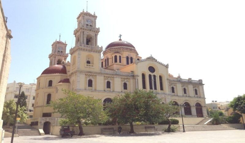 heraklion-walking-tour-with-archaeological-museum