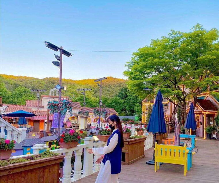 herb-island-sanjung-lake-strawberry-bidulginang-tour