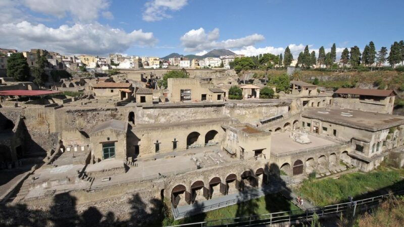 herculaneum-private-walking-tour-with-archeologist-guide