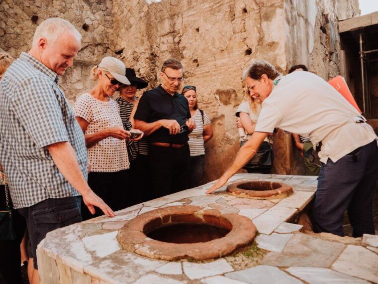 herculaneum-private-walking-tour-with-archeologist-guide