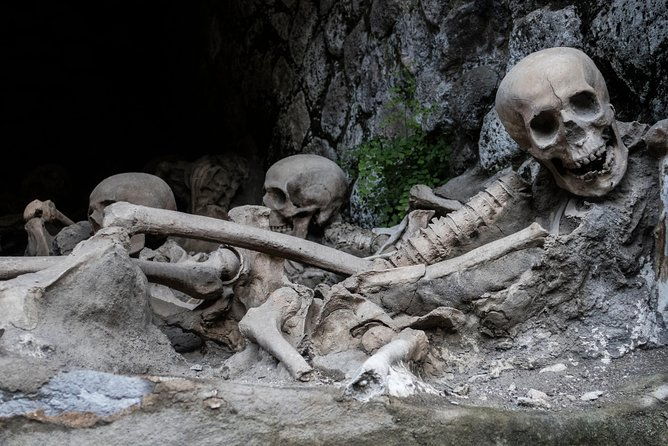 herculaneum-small-group-tour-with-an-archaeologist-skip-the-line