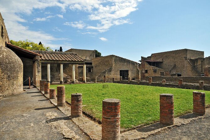 herculaneum-vesuvius-and-pompeii-full-day-tour-from-naples