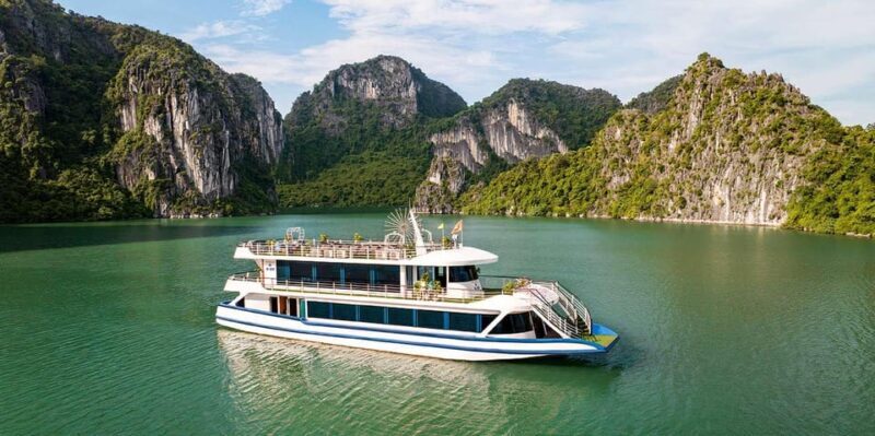 Hercules Luxury 5-star Day Cruise - Guides and Authenticity