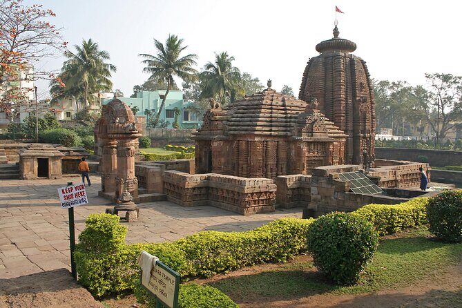Heritage & Cultural Walk of Bhubaneswar (2 Hours Guided Walking Tour) - Key Points
