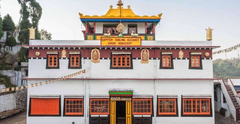 Heritage & Cultural Walk of Darjeeling (2 Hours Guided Tour) - A Closer Look at the Heritage & Cultural Walk