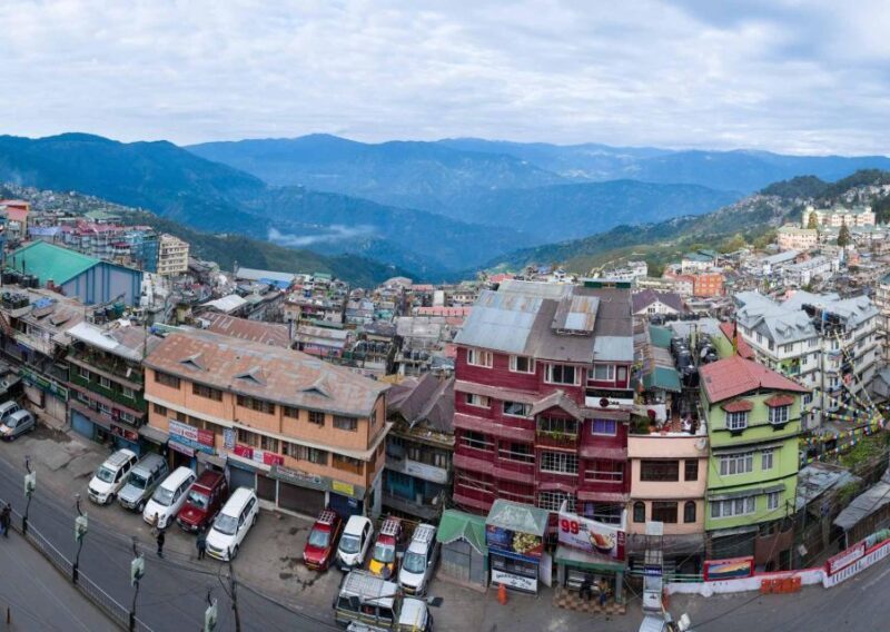 Heritage & Cultural Walk of Darjeeling (2 Hours Guided Tour) - Landmarks and Local Life