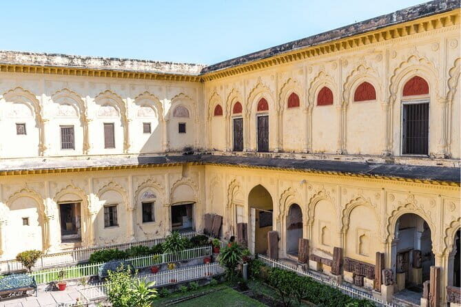 Heritage & Cultural Walk of Jhansi (2 Hours Guided Walking Tour) - Who Should Book This Tour?