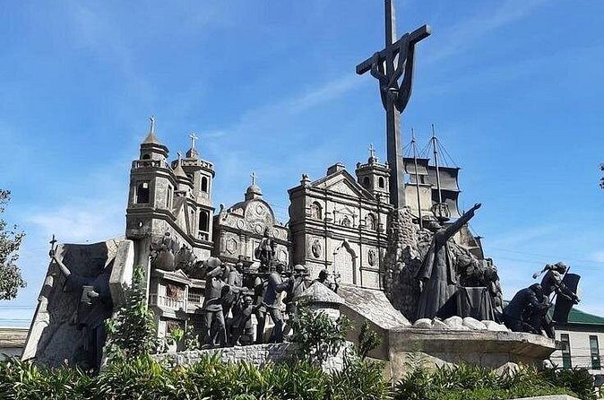 Heritage Tour with 10,000 Roses via CCLEX - What Travelers Might Expect