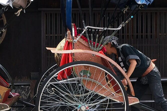hida-takayama-and-shirakawago-one-day-bus-tour-from-nagoya