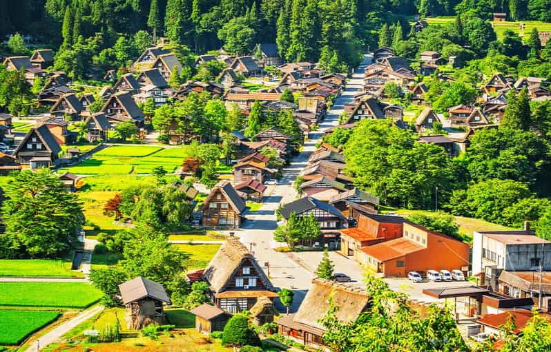 hida-takayama-shiragawago-unesco-full-day-tour-from-nagoya