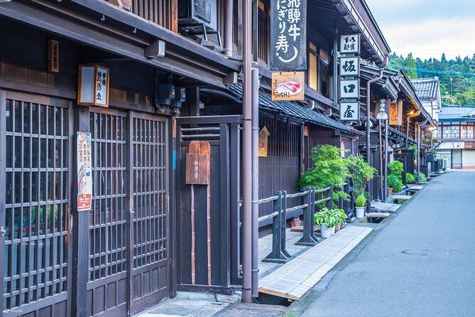 hida-takayama-shirakawa-go-gassho-village-day-trip-in-nagoya