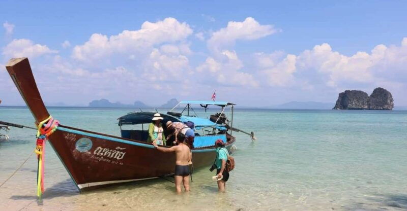 hidden-gems-4-islands-by-traditional-longtail-boat