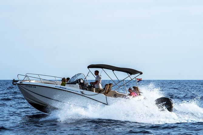 hidden-gems-odyssey-private-elaphiti-islands-blue-cave-tour