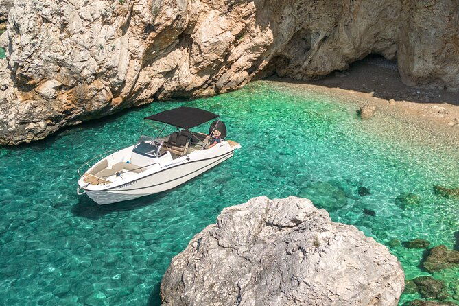 hidden-gems-odyssey-private-elaphiti-islands-blue-cave-tour