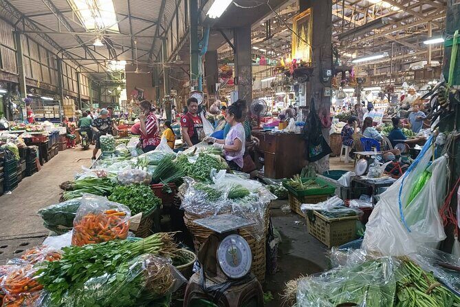 Hidden Gems of Bangkok Walking Tour (Private) - The Buzz of Pak Khlong Talat