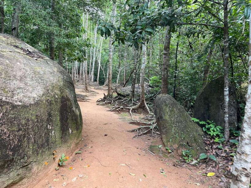 hidden-gems-of-cambodia-kbal-spean-and-banteay-srei-temple