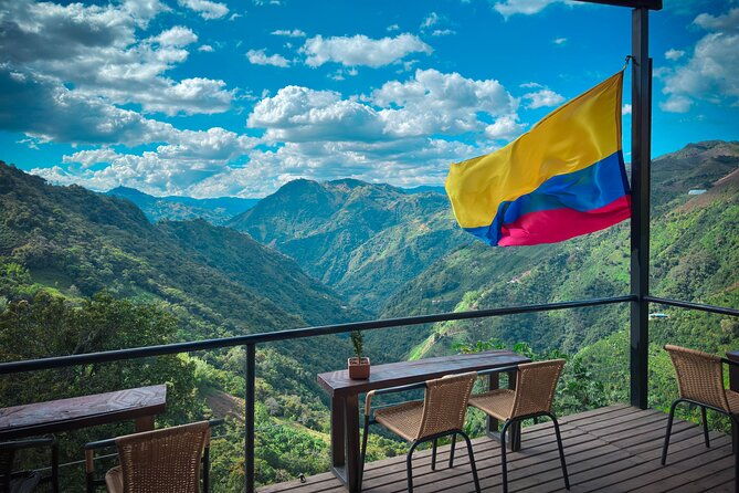 highest-zipline-of-colombia-over-mountains-jungles-waterfalls