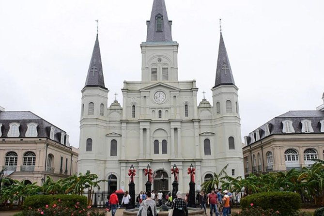 highights-of-new-orleans-voodoo-cemetery-tour