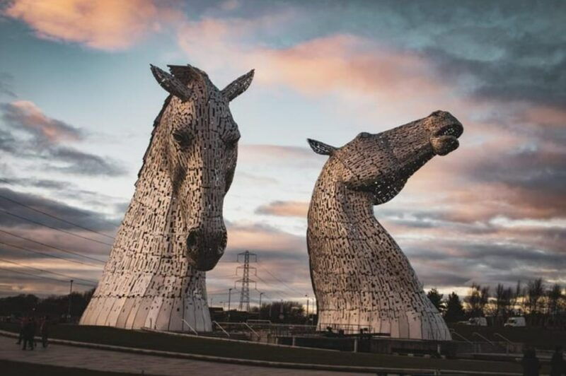 highland-cows-glasgow-cathedral-kelpies-tour-from-edinburgh