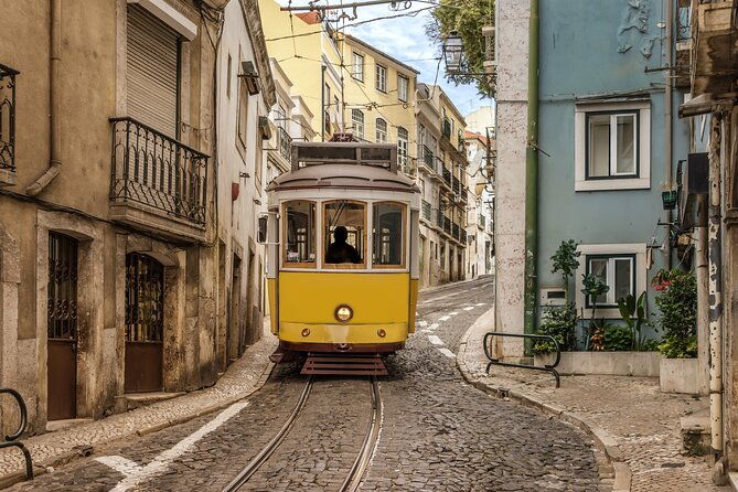 highlights-and-secrets-of-lisbon-private-walking-tour