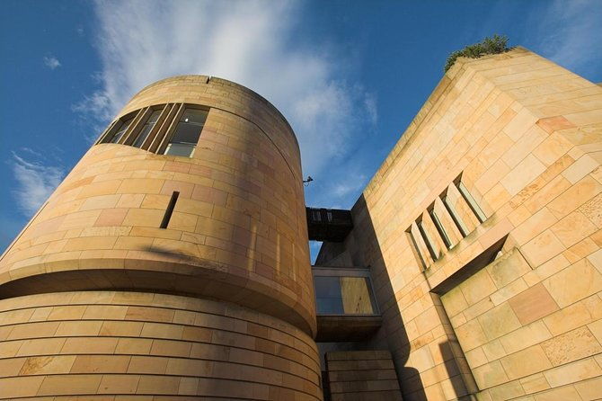 highlights-from-edinburghs-old-town-a-self-guided-audio-tour
