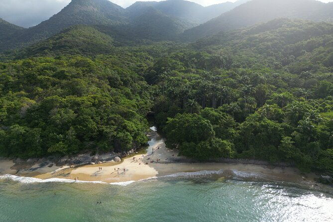 highlights-of-abraao-and-enseada-das-estrela-in-a-4-hour-tour