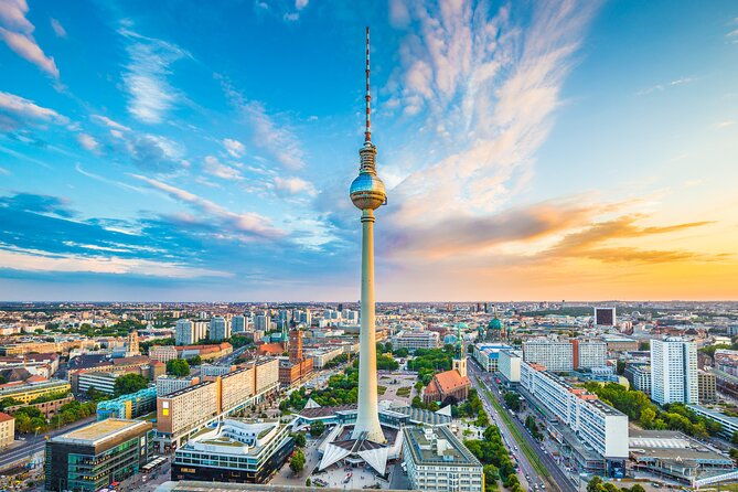highlights-of-berlin-private-tour-with-car-transport
