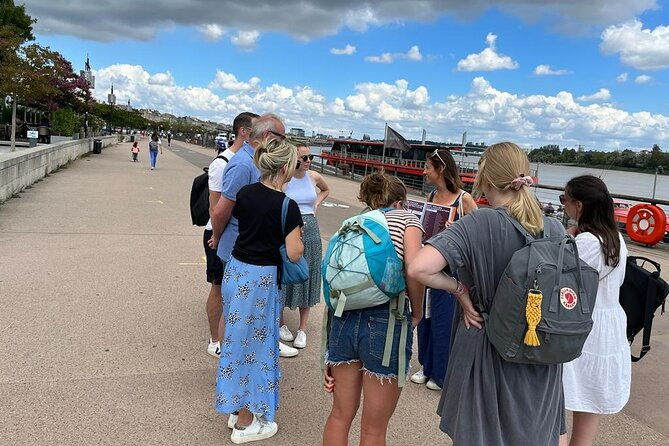 highlights-of-bordeaux-walking-tour-wine-cheese-tasting