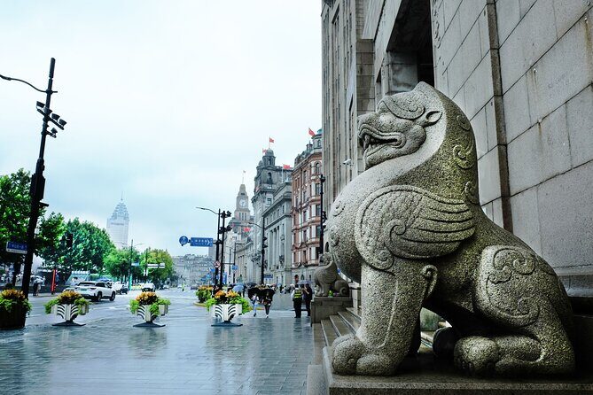 Highlights of Central Shanghai with TWO Authentic Chinese Meals - Introduction